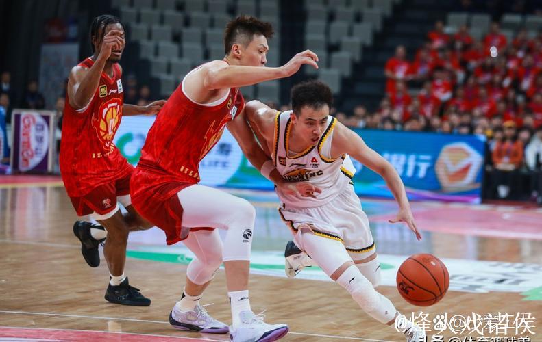 国手崛起 辽宁队率先领跑 国手崛起 辽宁队率先领跑